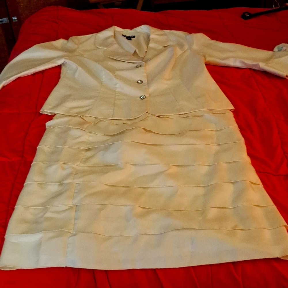 Dana Kay Suit Size 18